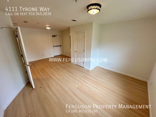 Building Photo - 4111 Tyrone Way