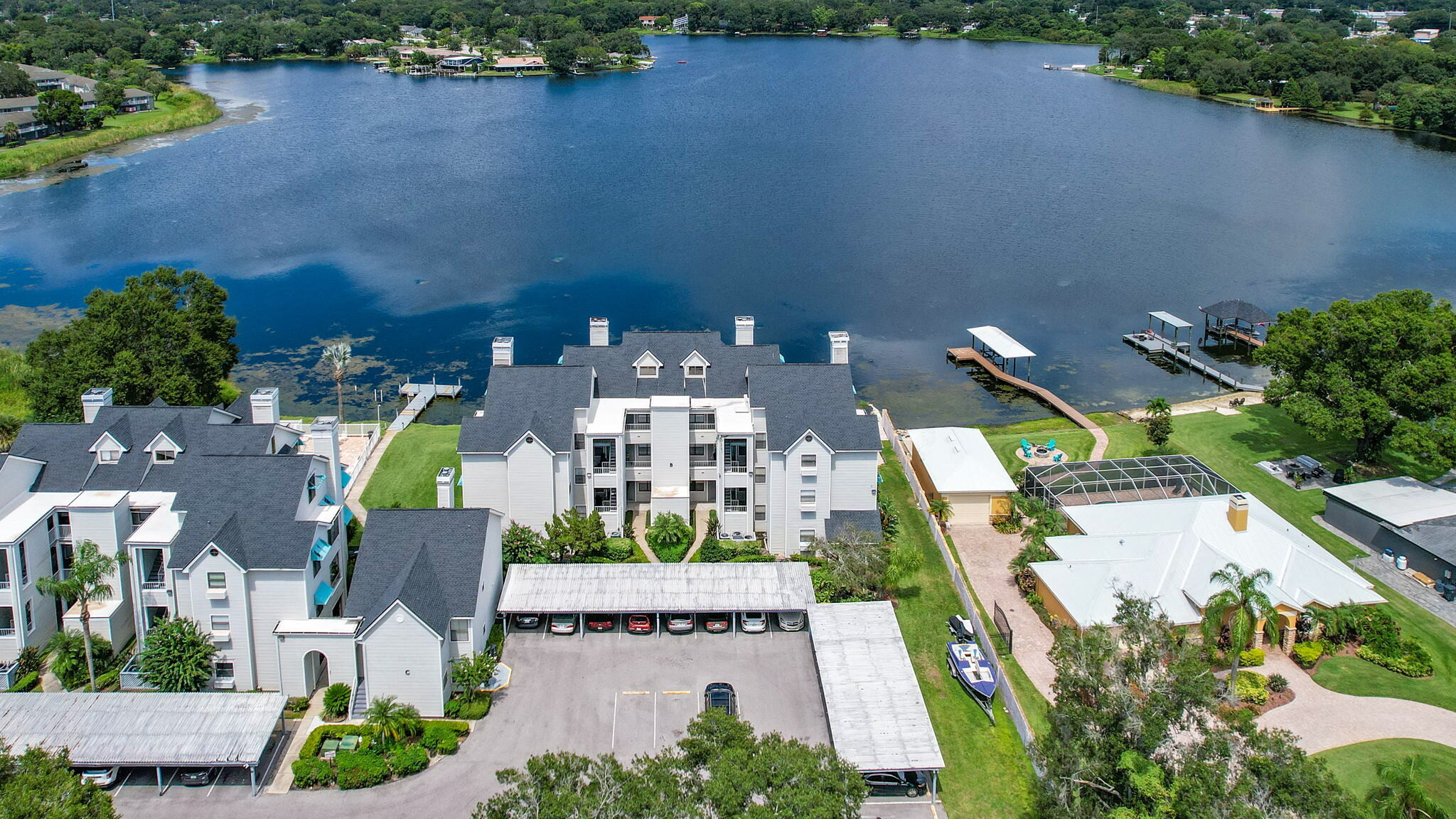 Building Photo - 3127 W Sligh Ave