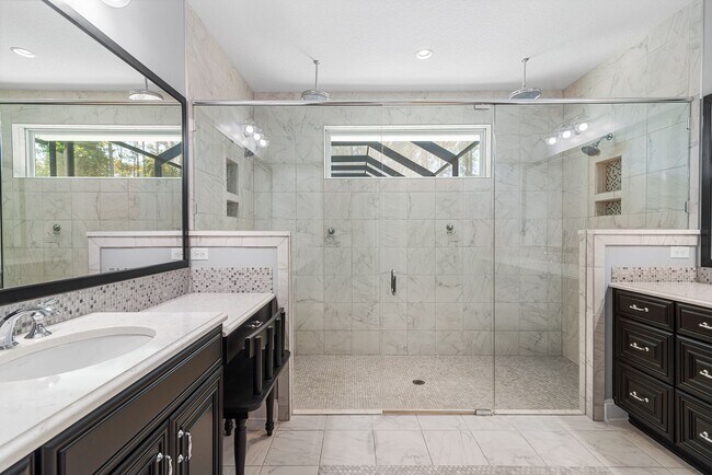 Building Photo - 217 Bonita Vista Dr