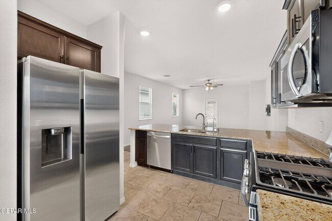 Building Photo - 12621 Cono Norte Dr