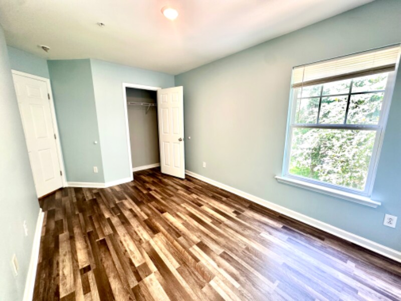 Building Photo - 2231 Raven Rd