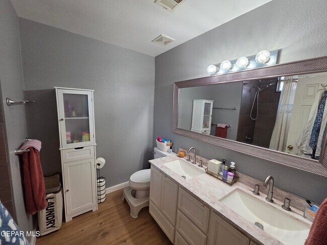 Building Photo - 677 Linda Johnson Ave