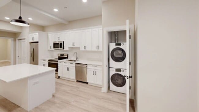 Building Photo - Newly Renovated Theater District 4 Bed/2 Bath + Office on Tremont Street.  Available 9/1.  NO BRO...