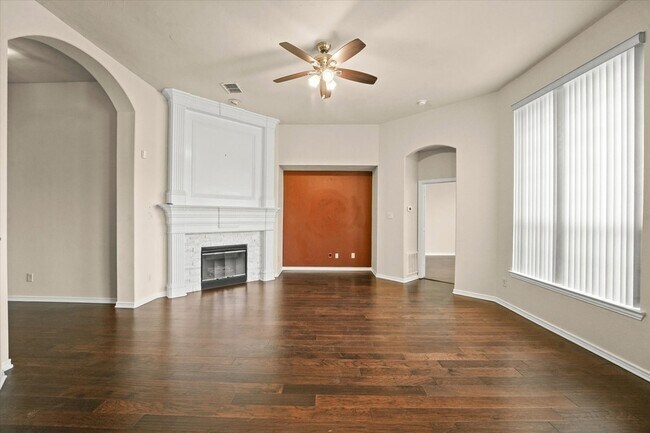 Building Photo - 1319 Lakeridge Ln