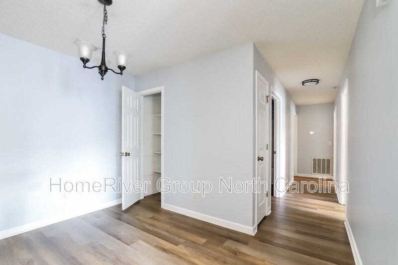 Building Photo - 802 Moultrie Ct
