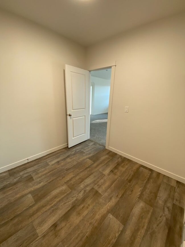 Building Photo - SINGLE FAMILY RANCHER ON ARROW LEAF (APP#146)