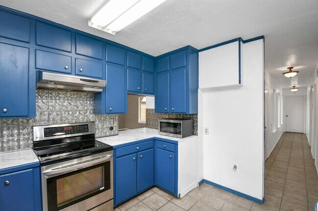Building Photo - 1207 Martingale Ct
