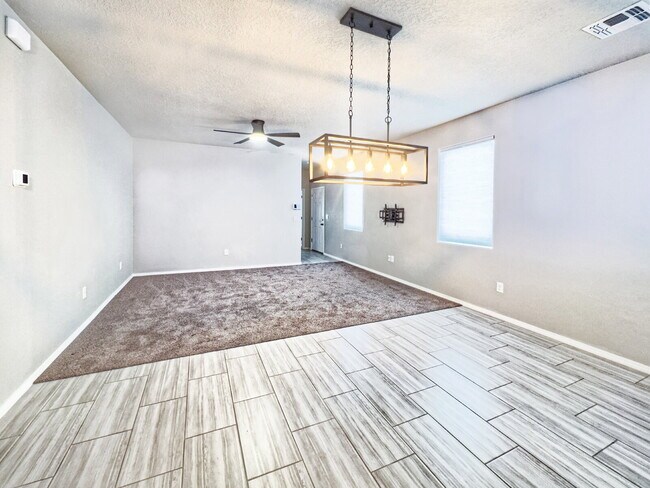 Building Photo - Newer Home in Mountain Hawk