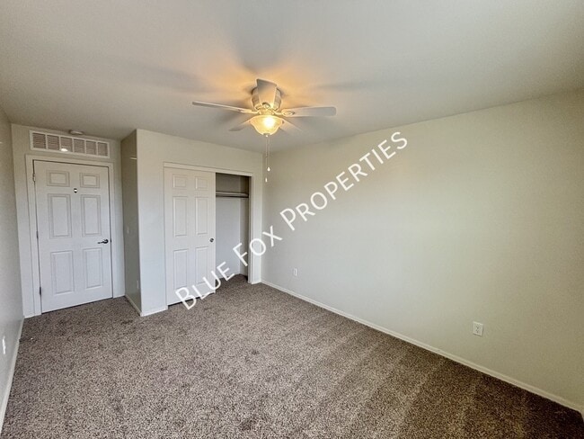 Building Photo - 8518 W Pelican Pl
