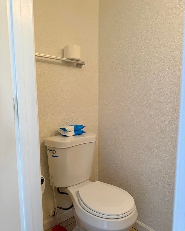 Downstairs Bathroom - 1510 E 26th Ln
