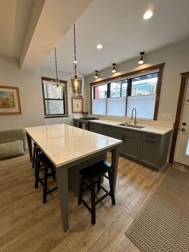 Building Photo - 1317 W Eddy St