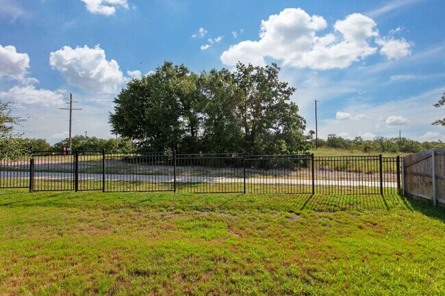 Building Photo - 6346 Spartan Dr