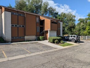 Building Photo - Great location Sugarhouse Condo