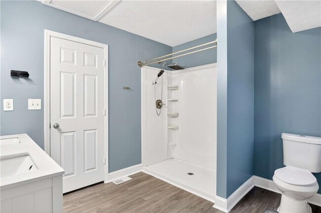 Building Photo - 808 Emerald Chase