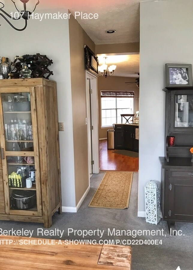 Building Photo - 107 Haymaker Place