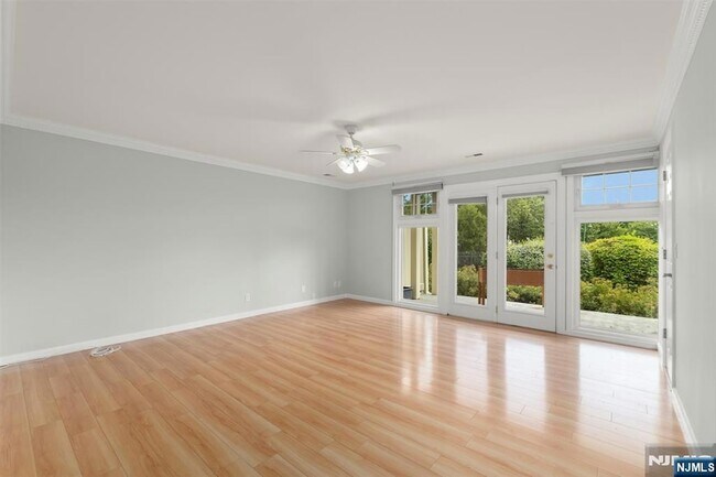 Building Photo - 6 Grand Cove Way