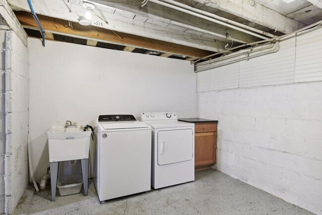 Building Photo - 518-520 West 31st St