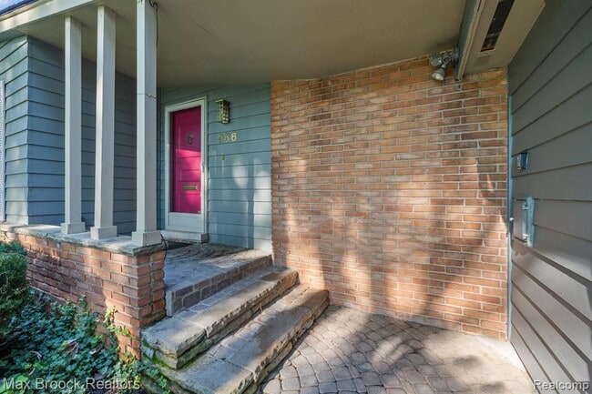 Building Photo - 966 Woodlea St