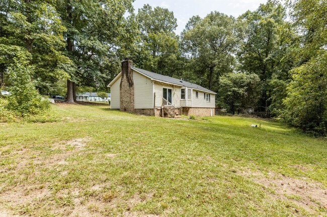 Building Photo - 104 Greenwood Cir