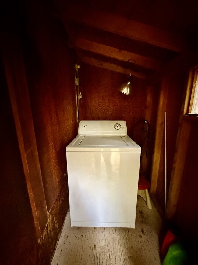 Building Photo - 17723 Lazy Dog Rd