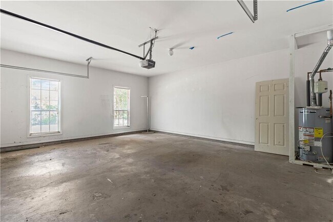 Building Photo - 965 Dogwood Park Dr