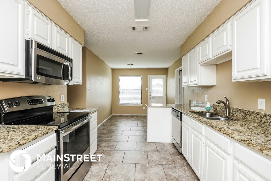 Building Photo - 645 Lemon Dr