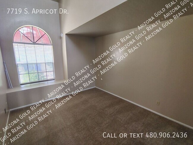 Building Photo - 7719 S Apricot Dr