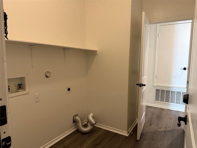 Building Photo - 812 Watson Way