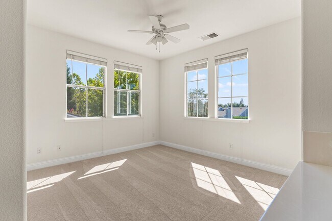 Building Photo - 3311 Montevideo Dr