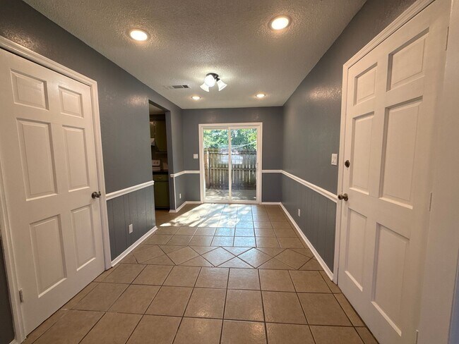 Building Photo - SOUTH 17TH DUPLEX