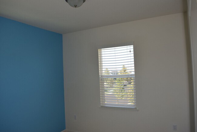 Building Photo - Spacious Home In Mountain House