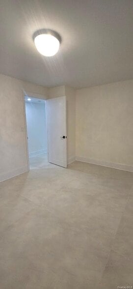 Building Photo - 5-10 115th St