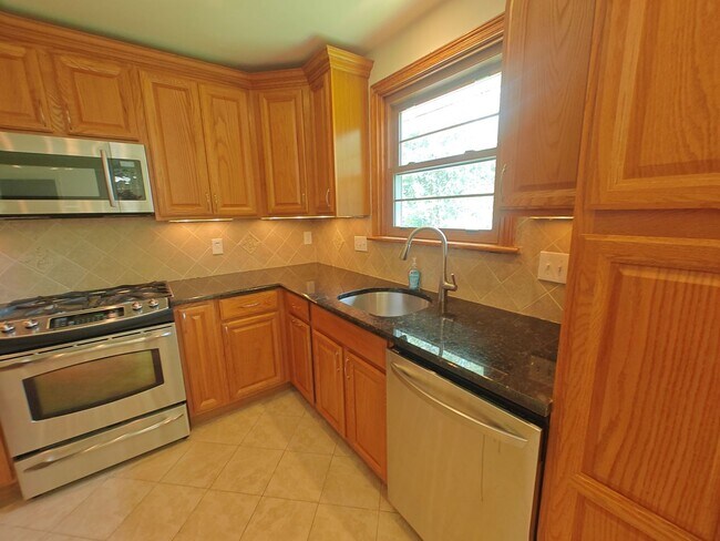 Building Photo - 3 bedroom home in Henrico