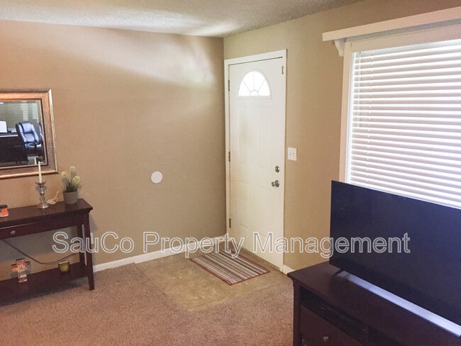 Building Photo - 22120 S Leslie Ave