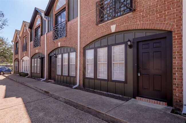 Building Photo - 1616 Avenue N