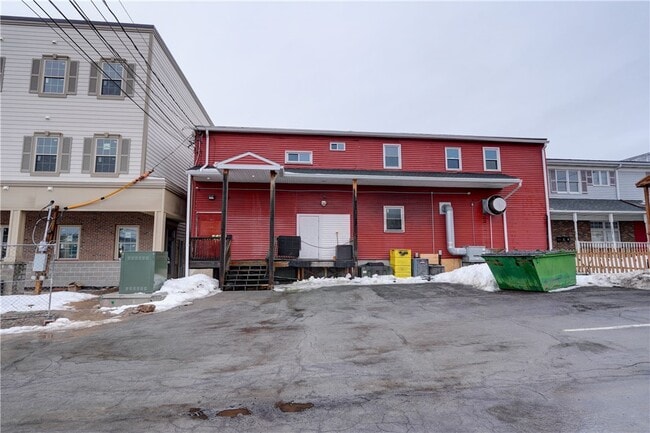 Building Photo - 138 S Union St