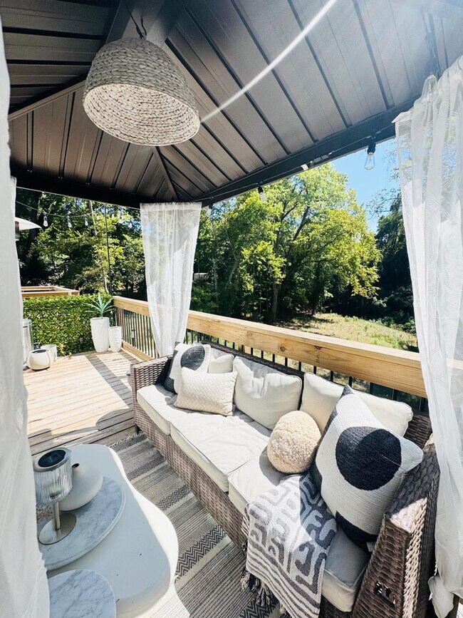 Building Photo - 218 High St