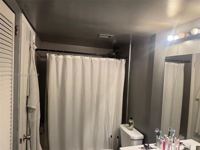 Building Photo - 492 NW 165th St