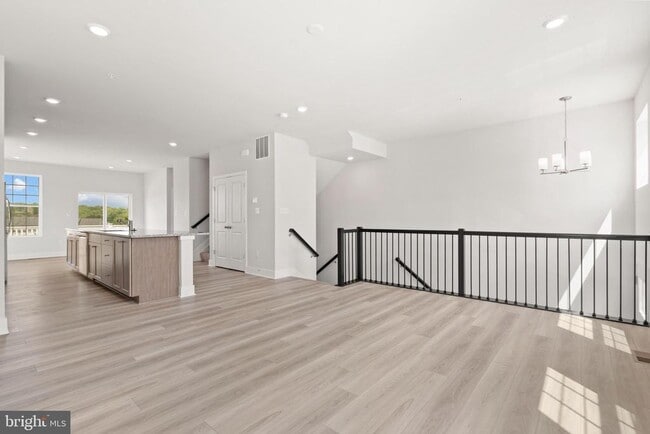Building Photo - 7736 Meander Ct S