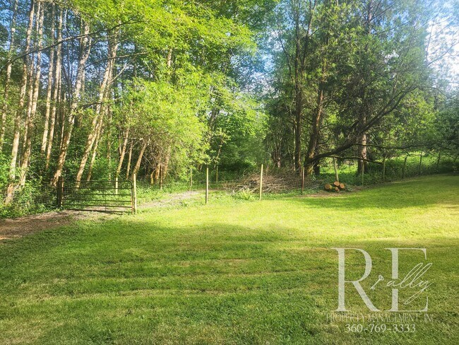 Building Photo - Forest-Edged Retreat with Pasture Access –...