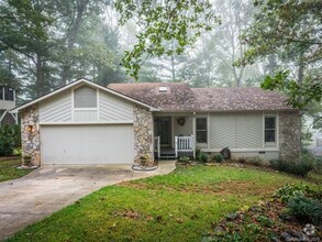 Building Photo - Rental Home in The Beautiful Village of Av...