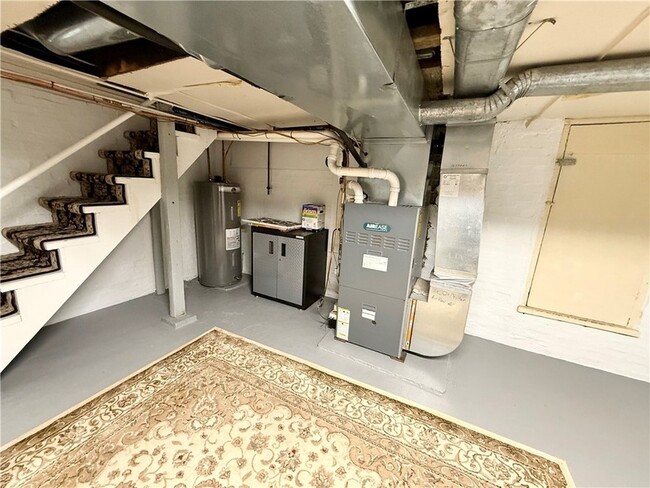 Building Photo - 1359 Johnston Ave