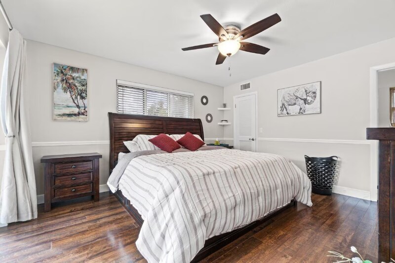 Building Photo - 306 SW 11th Ave