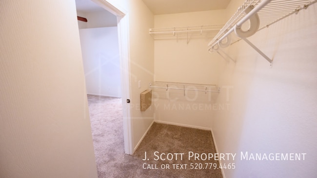 Building Photo - 1289 N Balboa Dr