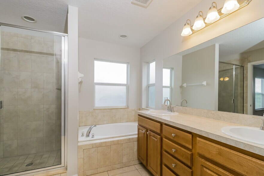 Building Photo - 313 Morningview Dr