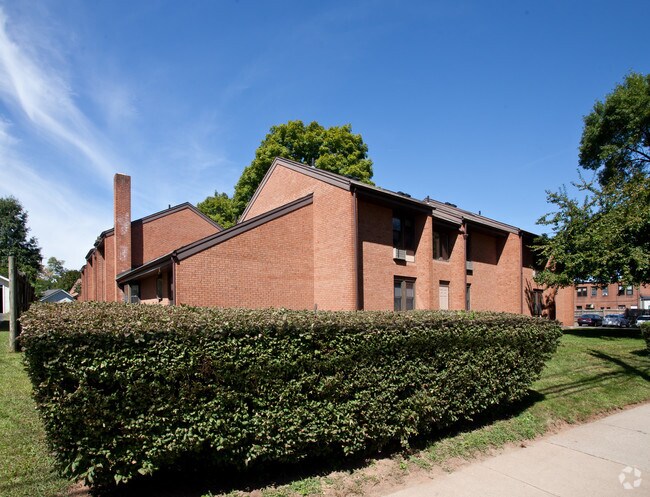 Primary Photo - Elm Grove Apartments