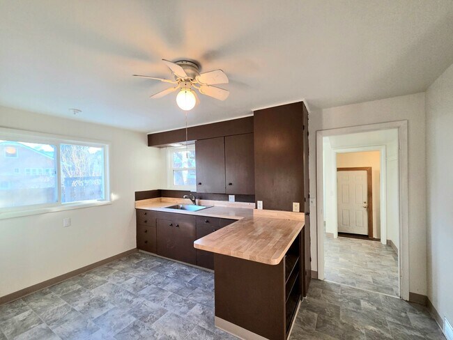 Building Photo - 4-Bedroom + Den, 2-Bath House for Rent in Cashmere ON THE RIVER!!