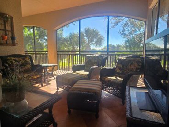 Building Photo - 9142 Cherry Oaks Ln