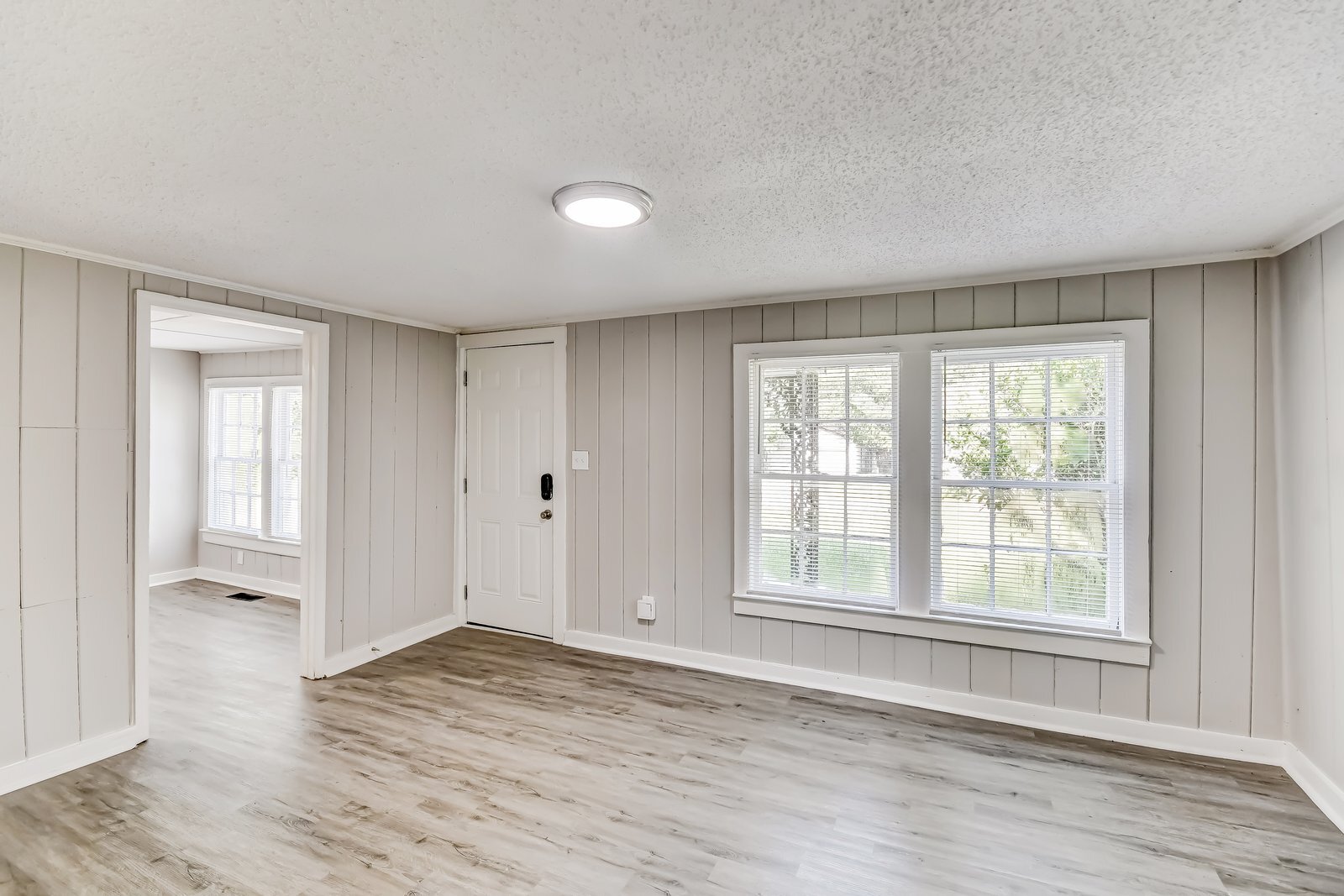 Building Photo - 1821 17th Ave E