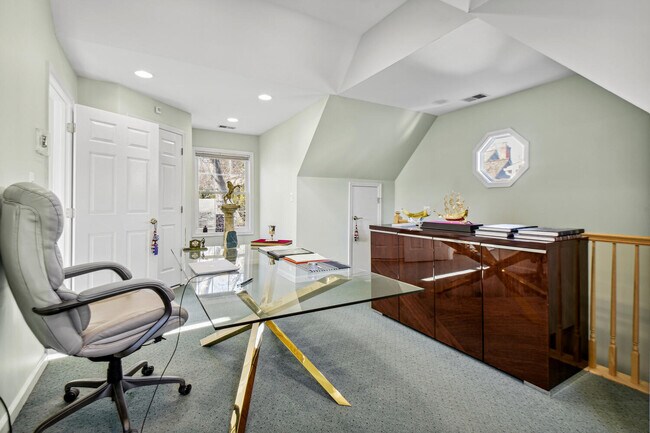 Building Photo - 4415 Bradley Ln